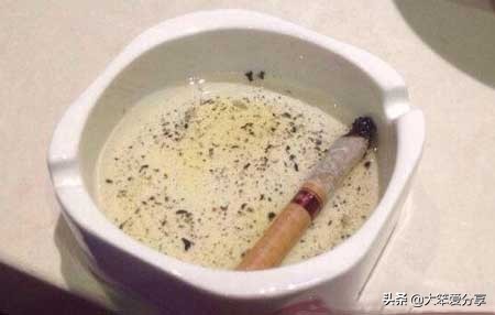 烟灰缸为什么不能放水什么意思（烟灰缸不放水的3个含义）