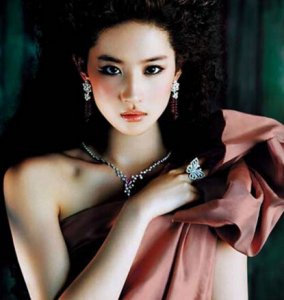 ​刘亦菲人体艺术图片 清纯女神刘亦菲性感照