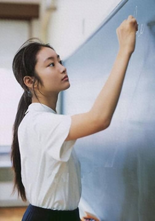 日本最美的国民美少女，22岁的她曾经未婚生子