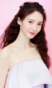 ​金晨个人资料简介(换男友如衣服，她的快乐只有萧亚轩懂)