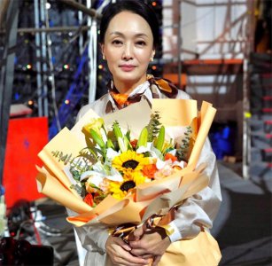 ​于慧个人资料简介：从影30多年，依旧没想过退出，嫁给医生丈夫幸福一生