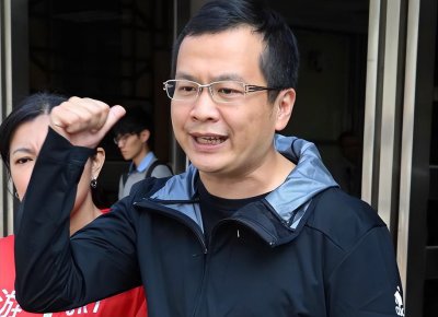 ​罗智强正式辞去台北议员职务！喊话朱立伦，提名罗智强一定赢