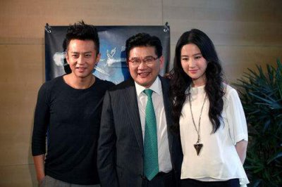 ​曹可凡老婆 以及他的社会活动
