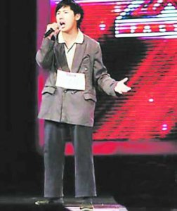 ​钟蒙修近况身穿帅气时尚装 钟蒙修到底是不是农民