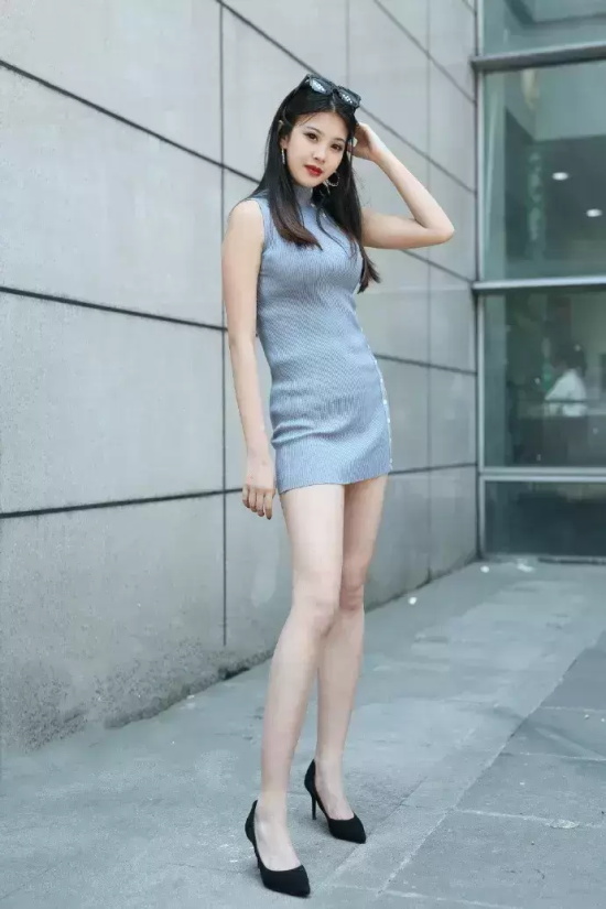 时髦精街拍美图欣赏（清凉夏日高跟鞋美女街拍合集）