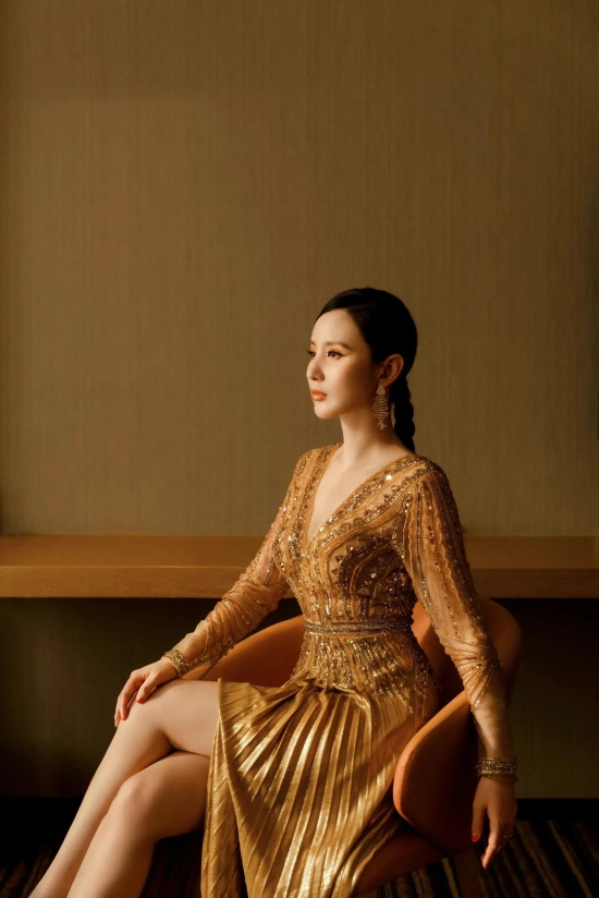 美女明星张萌性感撩人高清写真美图
