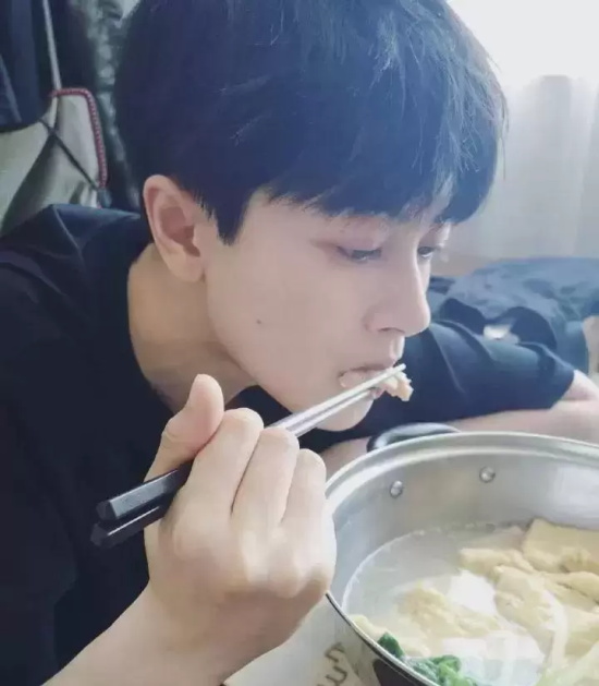 邢雅晨是男还是女（中国最帅女生邢雅晨个人资料）