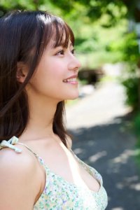 ​日本女星“浅仓唯”五官与刘浩存相似，可盐可甜又不缺性感的宝藏女孩