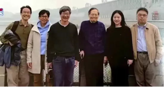 翁帆的孩子多大了？嫁100岁杨振宁一家和睦