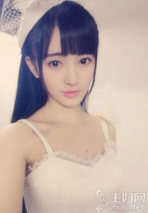 ​SNH48鞠婧祎被吻照片真相 揭秘鞠婧祎的男朋友是谁