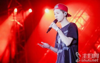 ​鹿晗为什么要改名字 鹿晗原名刘壮实个人资料家庭背景惊人