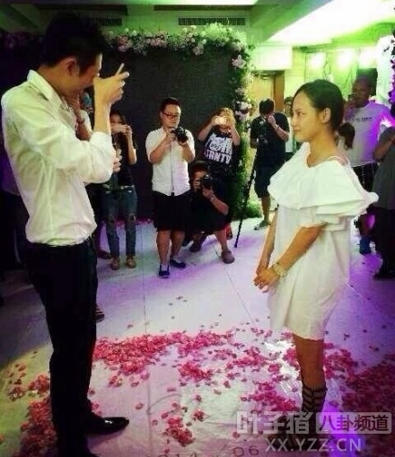 琼女郎张嘉倪被求婚