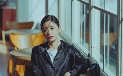 ​19岁梧桐妹发自拍照，两大变化被网友说超美