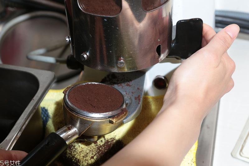 拿铁咖啡的做法及技巧 变动比例便是卡布奇诺