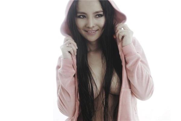十大中国十大女人体裸模 苏紫紫知名度超高赵欣颖风格鲜明  1