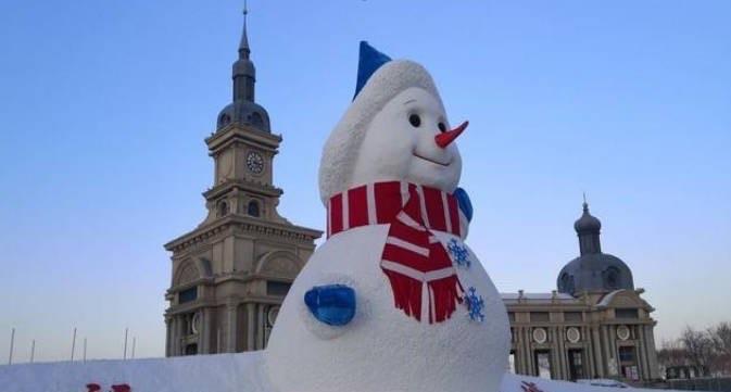 十大世界上最高的雪人 耗时一个月完成建造(身高37.21米)  2