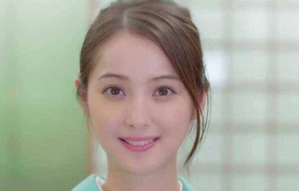 十大世界上十大美人 第一被评为世界时尚名人(高贵而优雅)  2