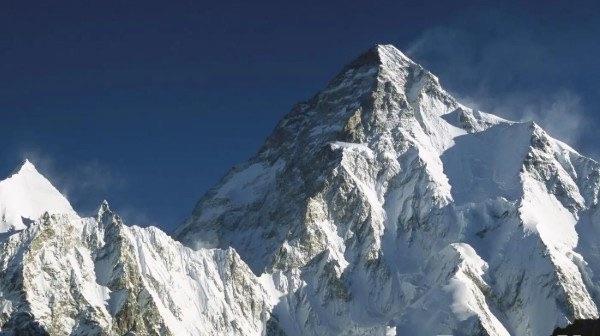 十大世界第二峰是乔戈里峰(仅次于珠穆朗玛峰气候也十分的恶劣)  1