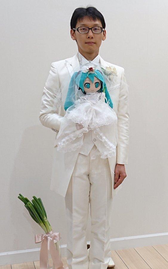 近藤与初音举办婚礼(推特)