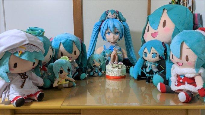 近藤和初音共度“新婚”一周年纪念日(推特)