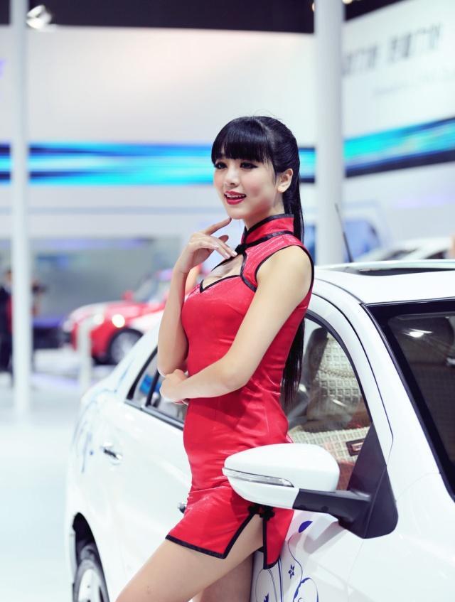 吴彦祖发文谴责车展摄影师专门放大女生身体部位，满足特殊癖好