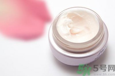​精油可以去黑眼圈吗?什么精油去黑眼圈