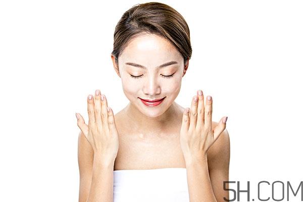 早晚都要用洗面奶洗脸吗 早晚都用洗面奶好吗