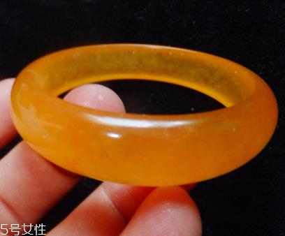 金丝玉手镯多少钱 看品质等级