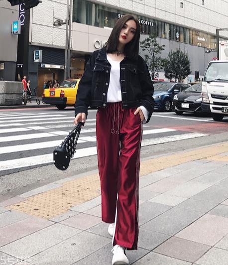 阔腿裤上面穿什么衣服？这样搭配不会出错