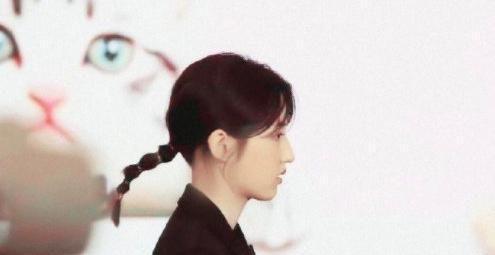 张子枫成剧组最热女演员，刚和吴磊上热搜，又被徐峥揪辫子