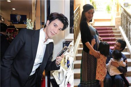 王力宏真的是gay？曾涉嫌“召妓“泡嫩模？网友：你村刚通网？