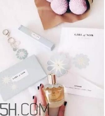 elie saab girl of now香水怎么样？girl of now香水好闻吗