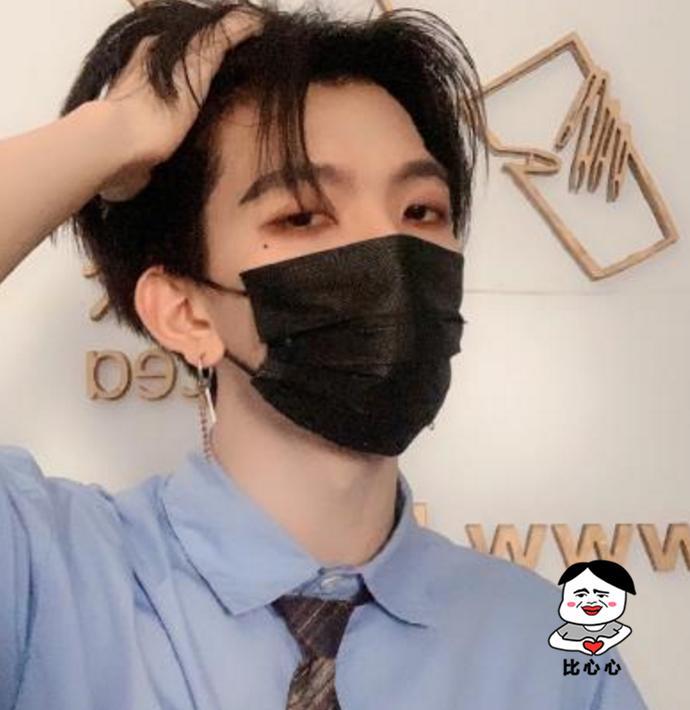 乔碧萝事件影响其他人，快手七鹤陷入困境？露脸直播惊呆所有人！