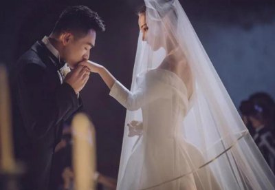​明星婚礼吻：陈晓吻得好浪漫，罗晋唐嫣太唯美，图6吻出喜剧感