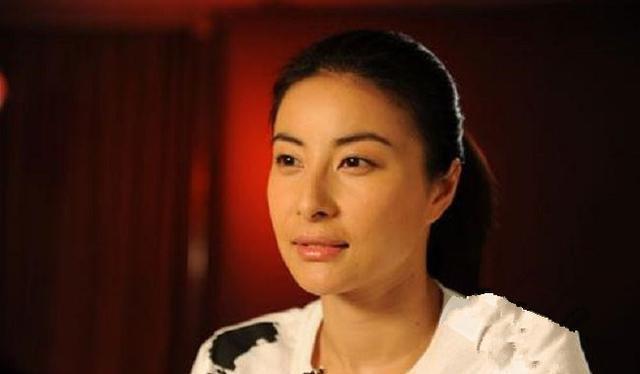 郭晶晶女儿曝光，真是天仙小美女，难怪一出生爷爷就给10亿房产