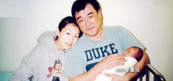 李宗盛和林忆莲的女儿，5岁敢掌掴女同学，如今20岁身材性感火辣