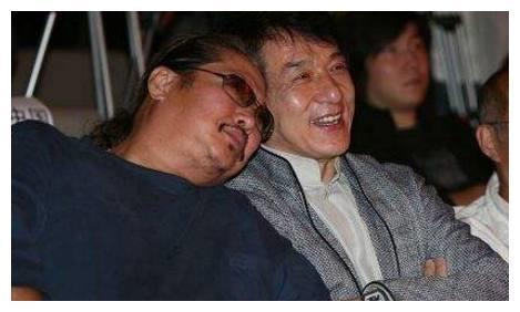 成龙为什么会“怕”洪金宝？ 成龙说出原因，称打得过都不能打！