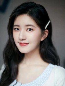 ​五年斩获千万粉丝，从馄饨摊主到顶流甜妹，24岁的她是怎么做到的？