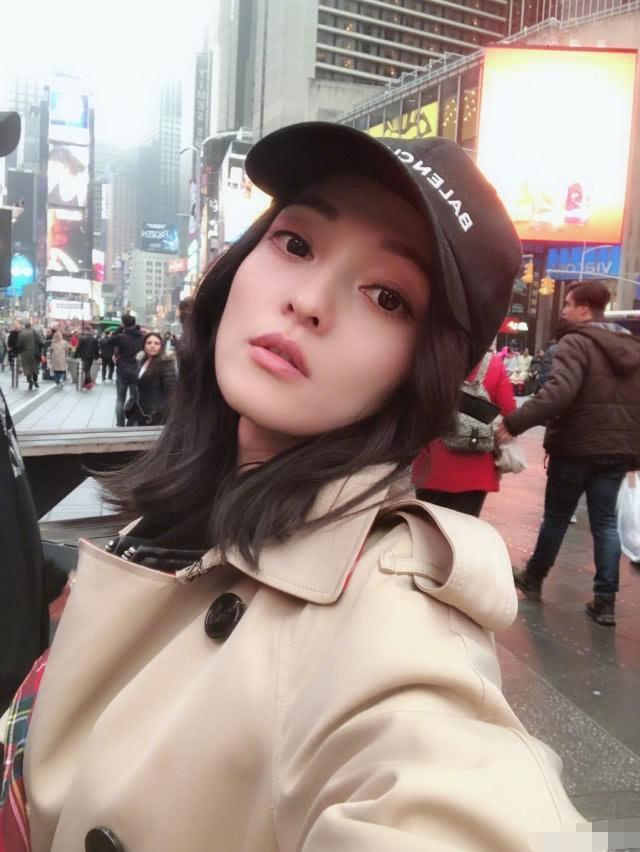 张韶涵家丑被知情好友爆料：她父母为了钱，什么烂事都干得出来