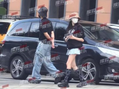 ​张天爱疑恋爱？与盛一伦穿情侣装现身酒店，举止亲密同回女方香闺