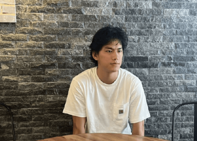 ​朱轩洋出轨风波后首次露面道歉：想跟她们说对不起