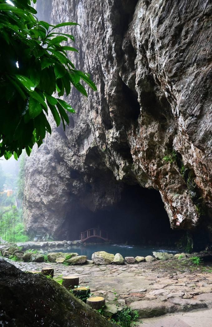 雁荡山并不险，浙江一行长登山却不幸坠崖遇难