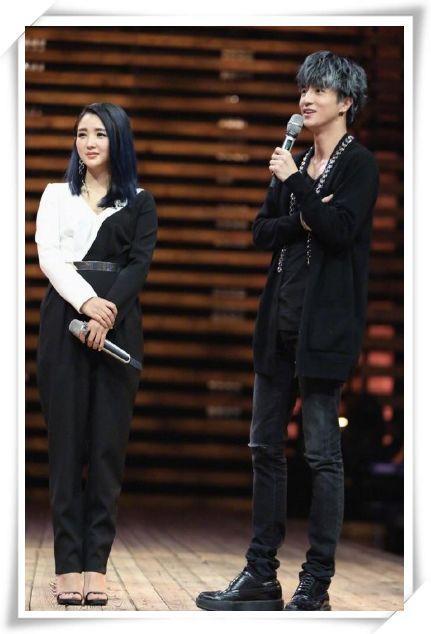 32岁何洁瘦掉20斤，颜值重回巅峰，网友：瘦子穿啥都漂亮