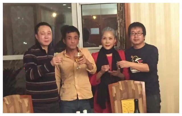 51岁田震近照曝光，因一场疾病丧失了生育能力，今老公不离不弃！