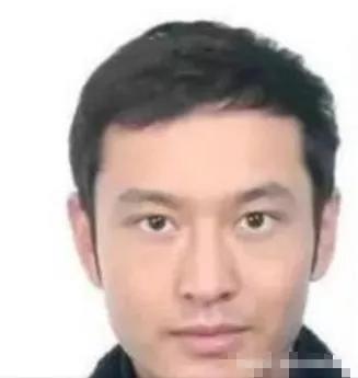 男明星的证件照：鹿晗的清秀，TFboys像初恋，华晨宇的区别太大