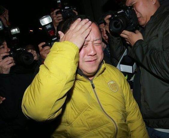 她是曾志伟的儿媳妇，生日会上索吻曾志伟兄弟，被曾志伟扫地出门