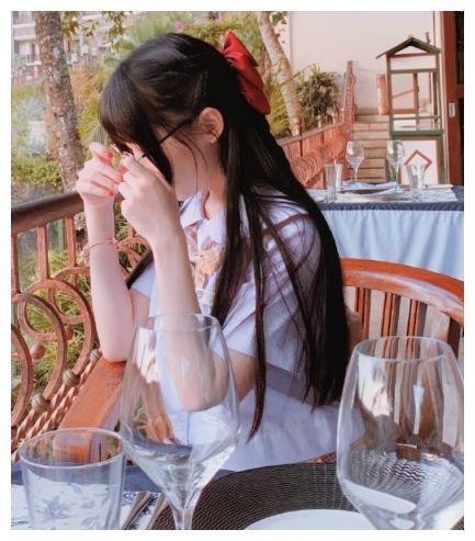 蔡萝莉晒晚餐，粉丝被这支东西吸引，还敢说自己是乖女孩？
