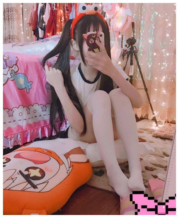蔡萝莉晒晚餐，粉丝被这支东西吸引，还敢说自己是乖女孩？