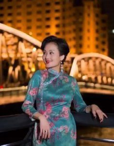 ​一张54岁演员李颖的近期照片被曝光