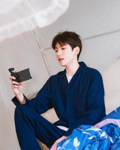 ​王源动手术?虞书欣挖墙角?王鹤棣无戏可拍?张子枫属一线?